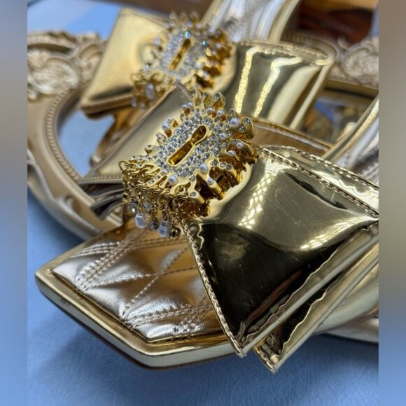 🆕 GIANNI BINI 🧿 NWOB Peeka Patent Gold Metallic Keyhole Ornament Sandal, Sz 7 - Picture 15 of 16